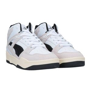 NWT Adidas Originals Sneakers in size 7,5